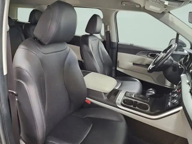 2023 Kia Carnival MPV LX Seat Package