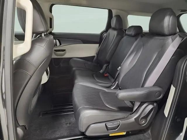 2023 Kia Carnival MPV LX Seat Package
