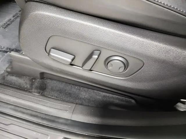 2023 Kia Carnival MPV LX Seat Package