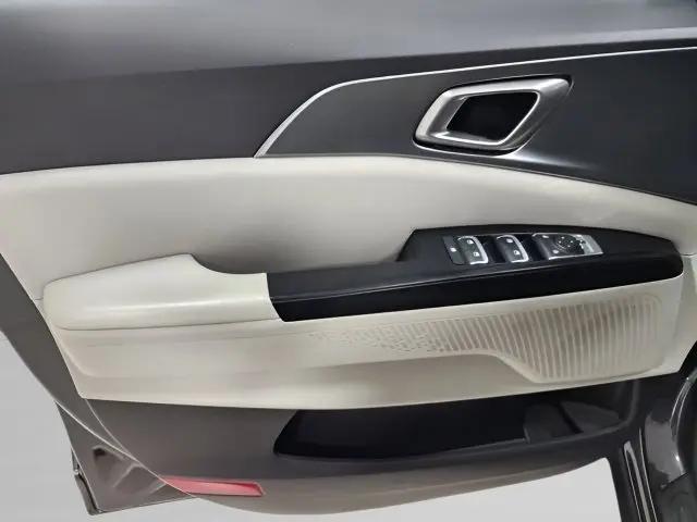 2023 Kia Carnival MPV LX Seat Package