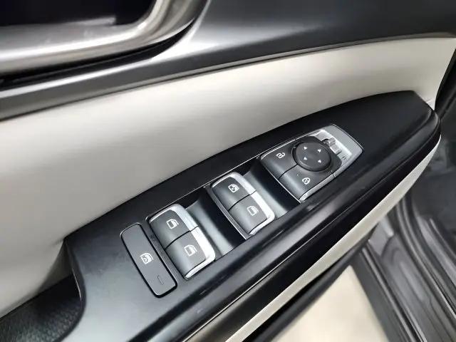 2023 Kia Carnival MPV LX Seat Package