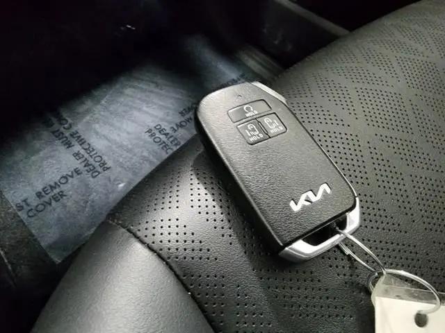 2023 Kia Carnival MPV LX Seat Package