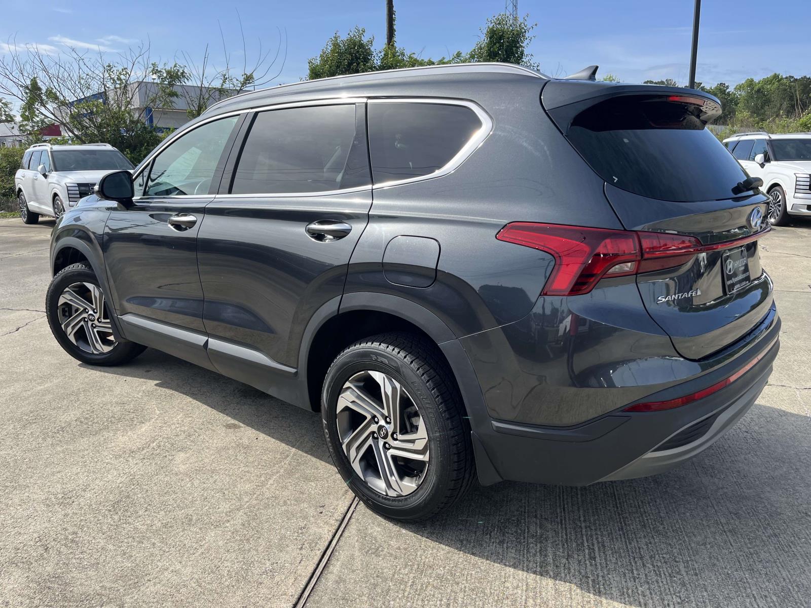 View vehicle photo 5