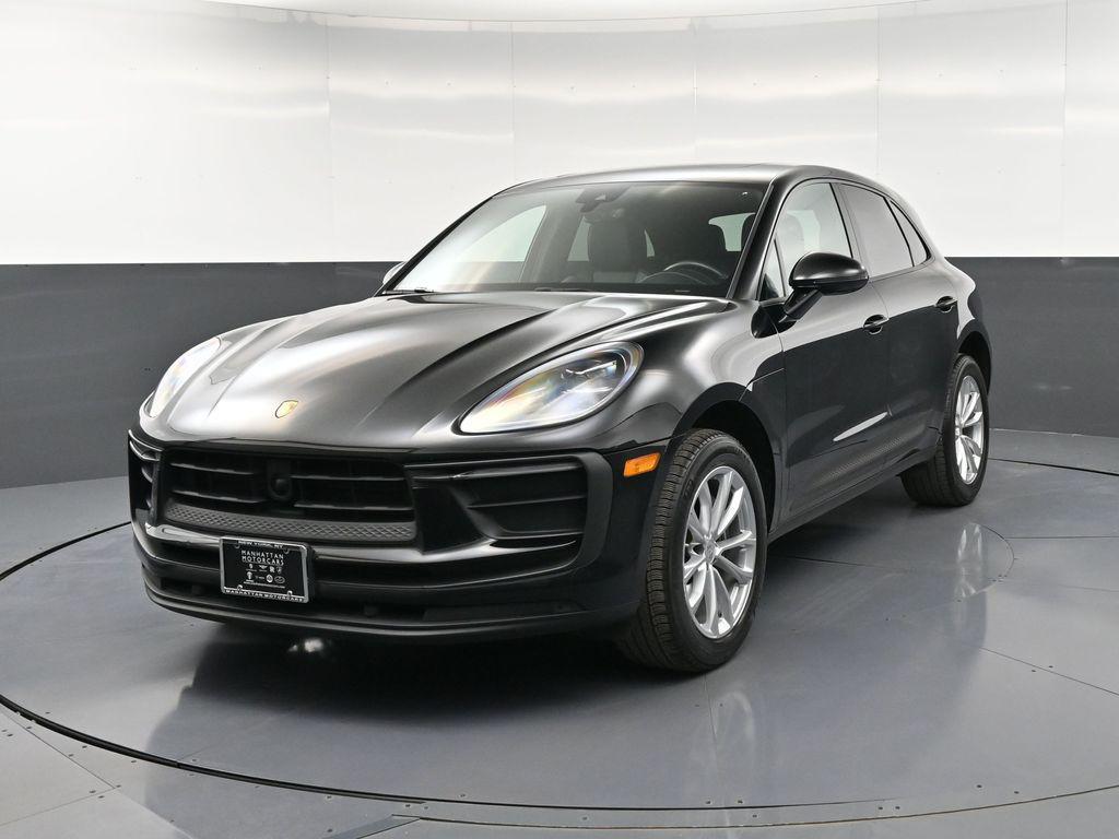 /2023 Porsche Macan