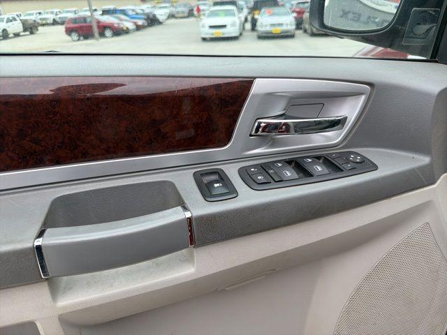 2010 Chrysler Town & Country Touring