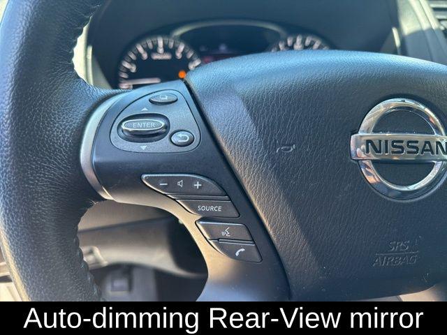 2017 Nissan Pathfinder SL