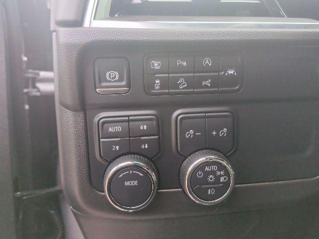 2025 Chevrolet Suburban 4WD Z71