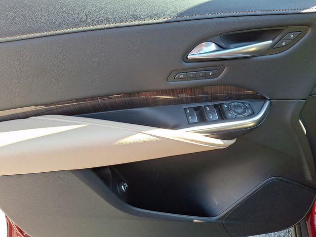2024 Cadillac XT4 FWD Premium Luxury