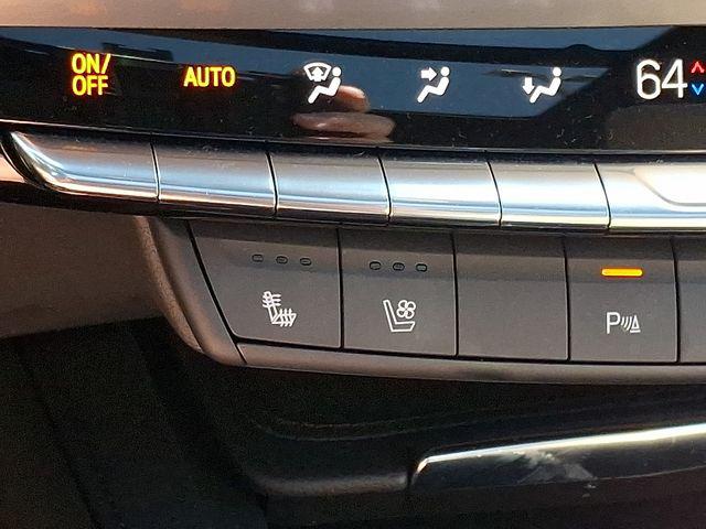 2024 Cadillac XT4 FWD Premium Luxury