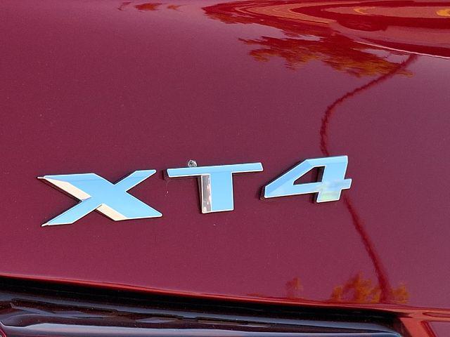 2024 Cadillac XT4 FWD Premium Luxury