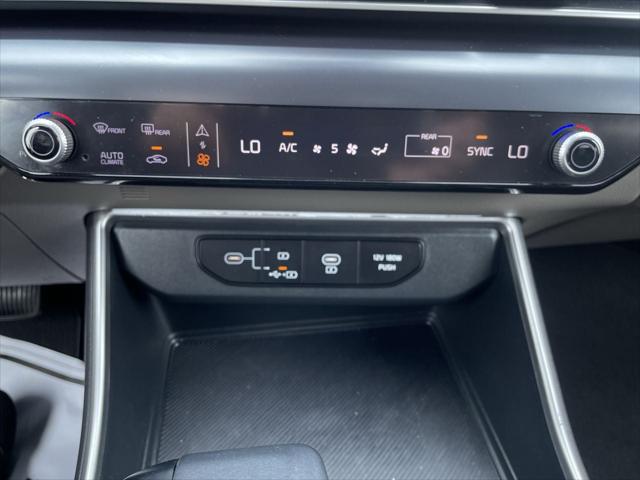 2025 Kia Carnival MPV LXS