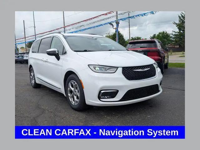 2023 Chrysler Pacifica Limited for sale in Newark, OH