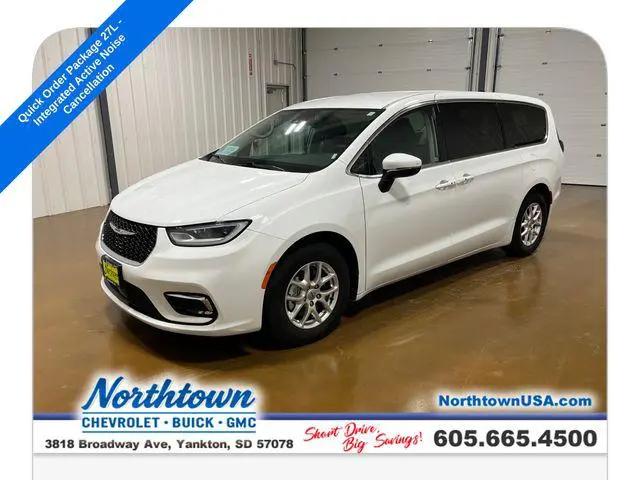 2023 Chrysler Pacifica Touring L for sale in Yankton, SD