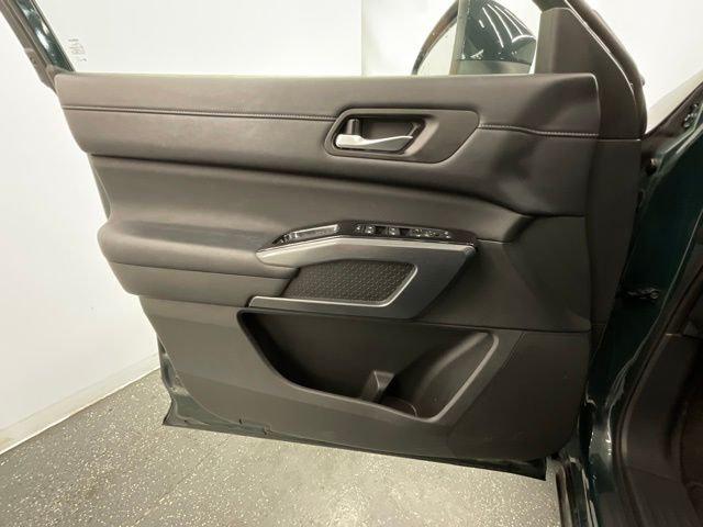 2024 Nissan Pathfinder SL 4WD