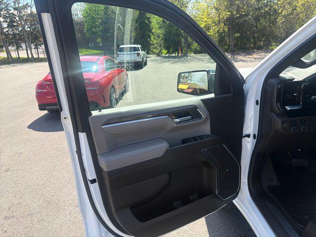 2024 Chevrolet Silverado 1500 4WD Crew Cab Short Bed LT