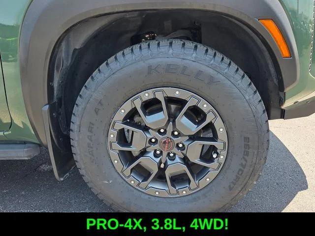 2023 Nissan Frontier Crew Cab PRO-4X 4x4