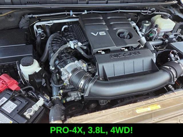 2023 Nissan Frontier Crew Cab PRO-4X 4x4
