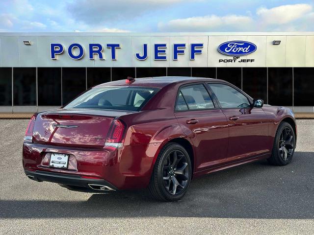 2023 Chrysler 300 Touring L