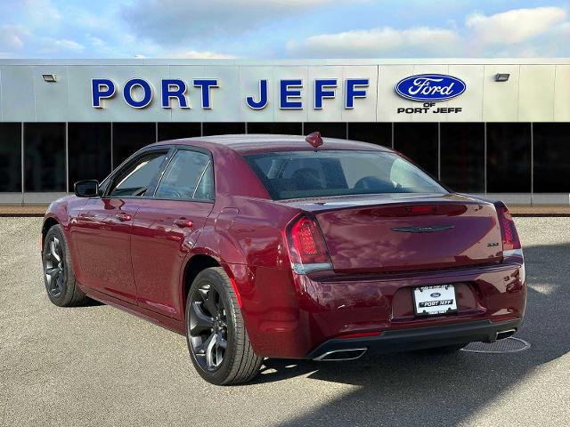 2023 Chrysler 300 Touring L