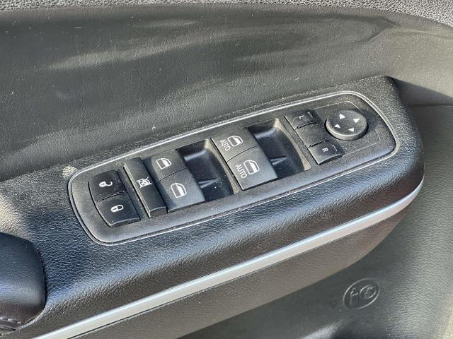 2023 Chrysler 300 Touring L