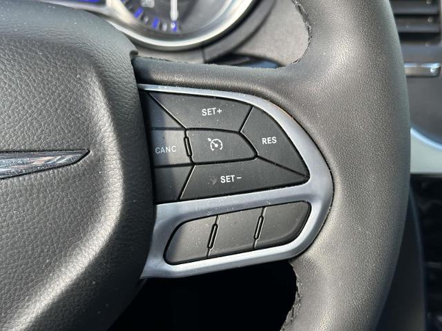2023 Chrysler 300 Touring L
