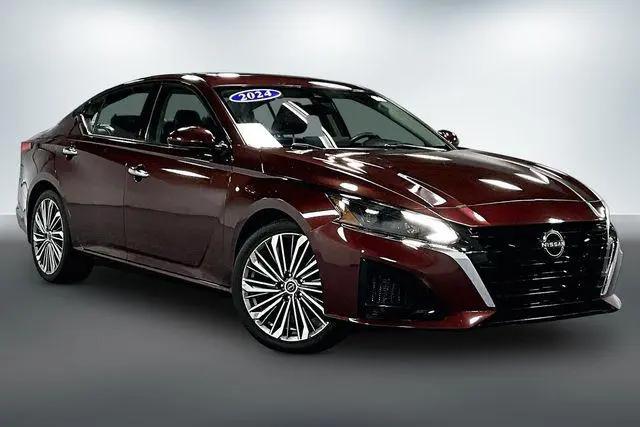 2024 Nissan Altima SL FWD for sale in Auburn, IN