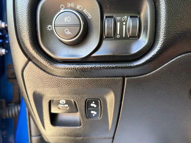 2019 Ram 1500 Big Horn/Lone Star Crew Cab 4x4 5'7" Box
