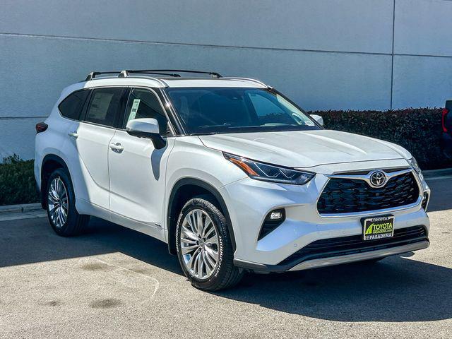 2026 Toyota Highlander Hybrid Platinum