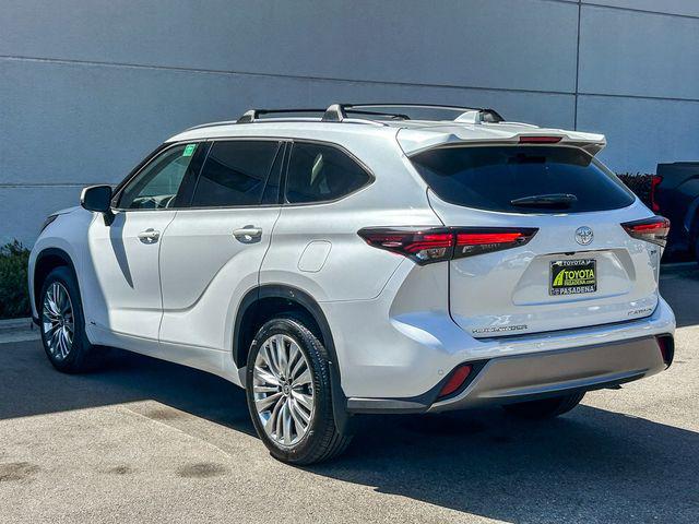 2026 Toyota Highlander Hybrid Platinum
