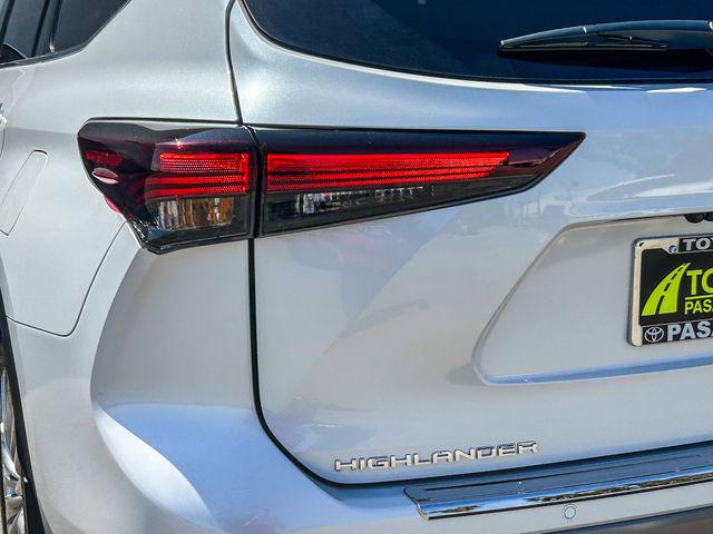 2026 Toyota Highlander Hybrid Platinum