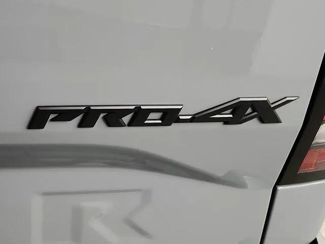 2024 Nissan Frontier Crew Cab PRO-4X 4x4
