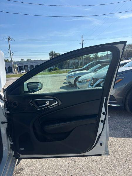 2015 Chrysler 200 C