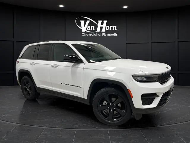 2023 Jeep Grand Cherokee Altitude X 4x4 for sale in Plymouth, WI