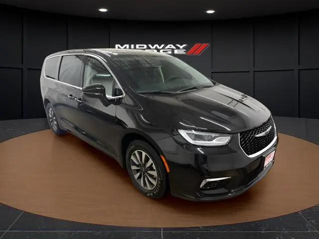 2024 Chrysler Pacifica Hybrid Select for sale in Chicago, IL
