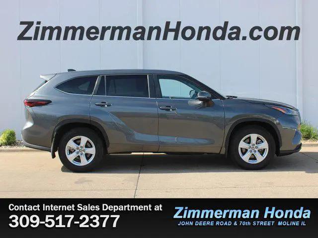 2024 Toyota Highlander LE for sale in Moline, IL