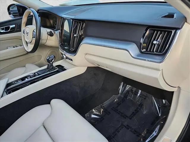2019 Volvo XC60 T5 Momentum