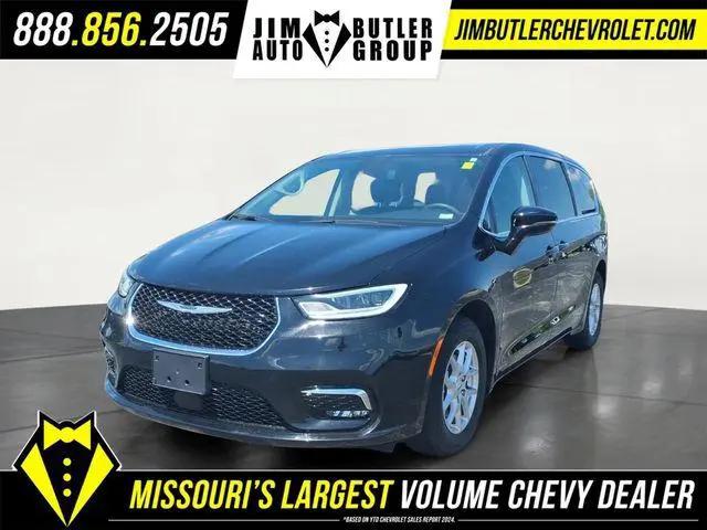 2024 Chrysler Pacifica Touring L for sale in Fenton, MO