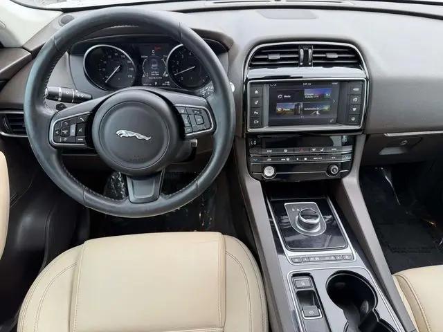 2017 Jaguar F-PACE 35t Prestige