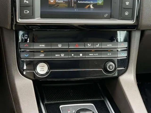 2017 Jaguar F-PACE 35t Prestige
