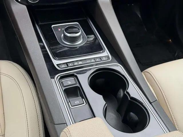 2017 Jaguar F-PACE 35t Prestige