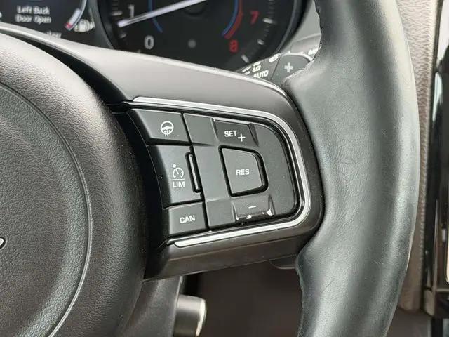 2017 Jaguar F-PACE 35t Prestige