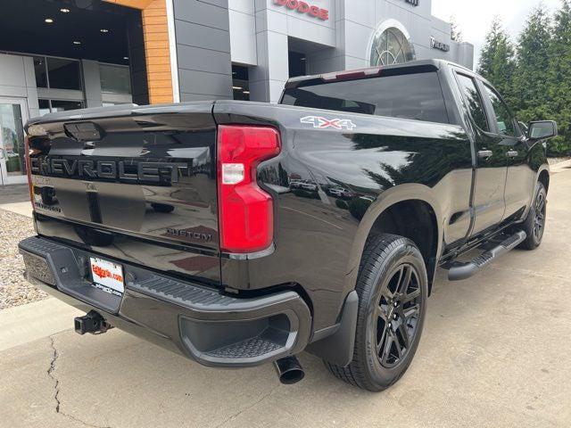 2020 Chevrolet Silverado 1500 4WD Double Cab Standard Bed Custom