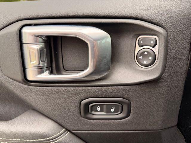 2023 Jeep Wrangler 4-Door Sahara 4x4