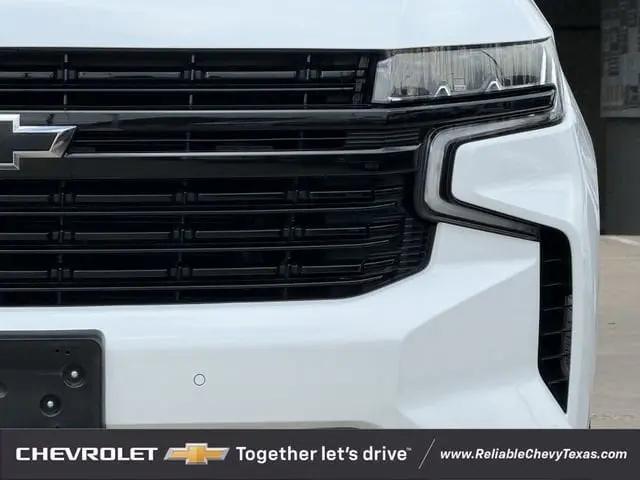 2023 Chevrolet Suburban 4WD RST