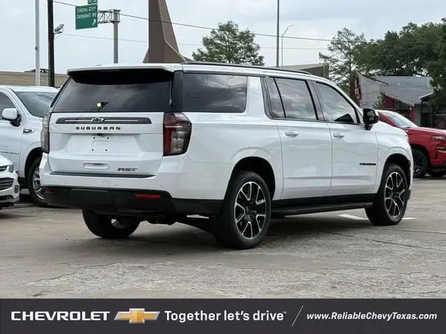 2023 Chevrolet Suburban 4WD RST