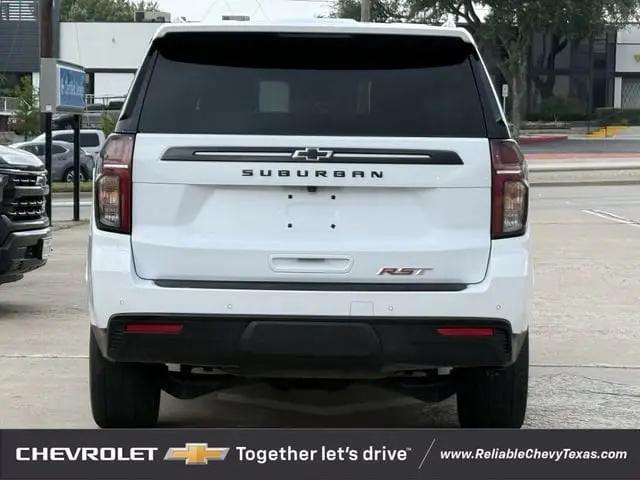 2023 Chevrolet Suburban 4WD RST