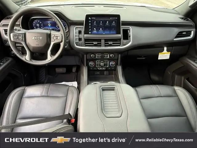 2023 Chevrolet Suburban 4WD RST