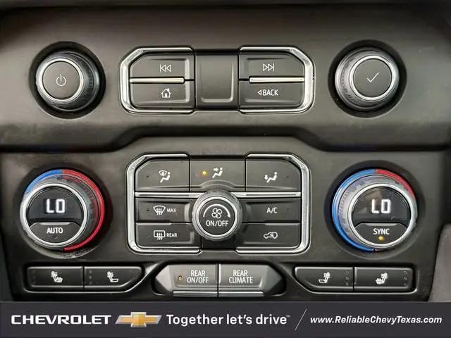 2023 Chevrolet Suburban 4WD RST