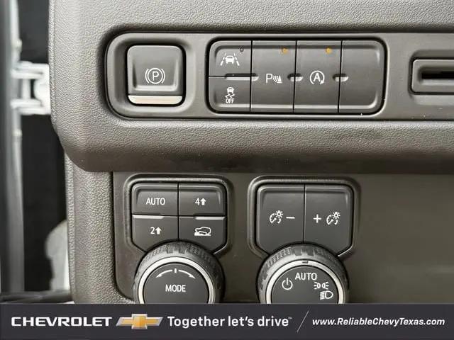 2023 Chevrolet Suburban 4WD RST