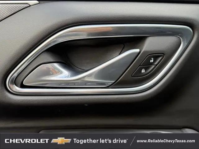 2023 Chevrolet Suburban 4WD RST